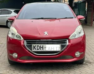 Peugeot 208 2015 Red