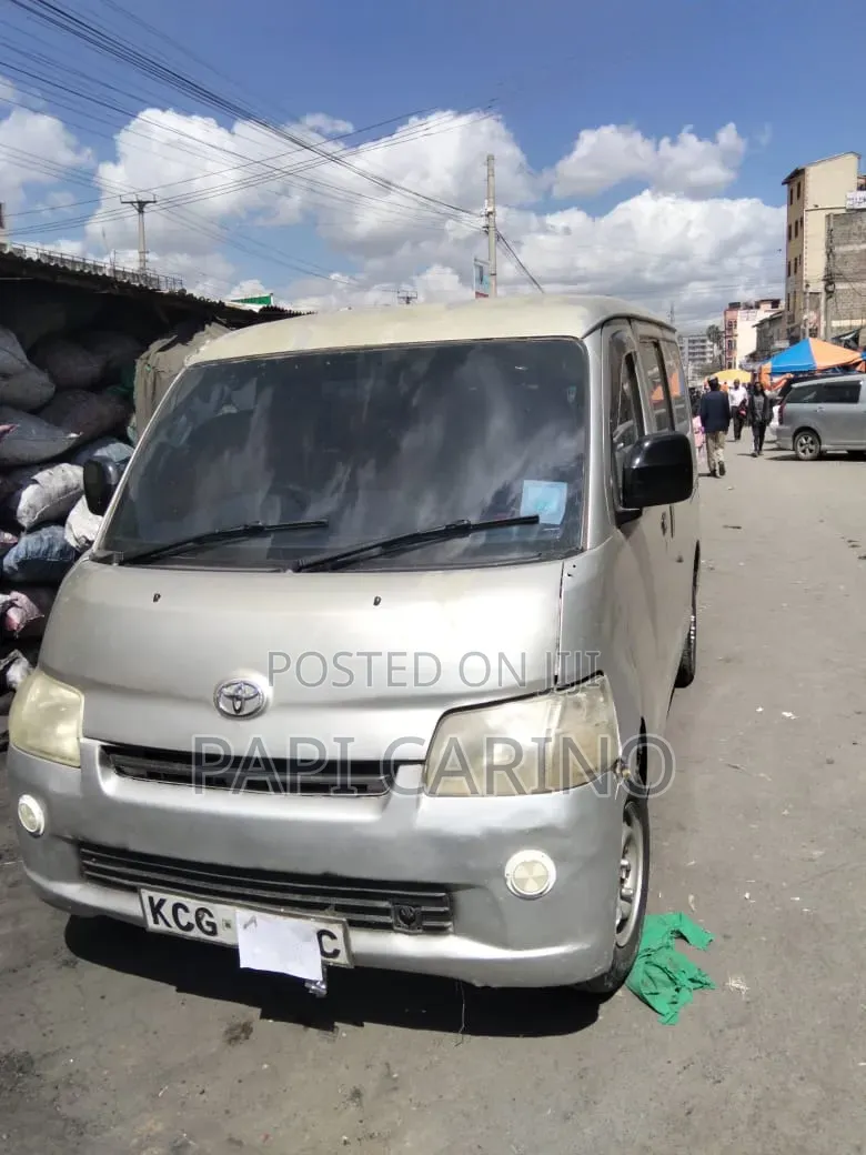 Toyota HiAce 2008 Silver