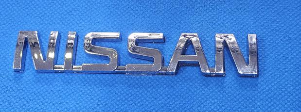 Emblem Nissan