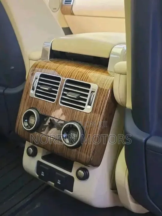 Land Rover Range Rover Vogue 2019 Black