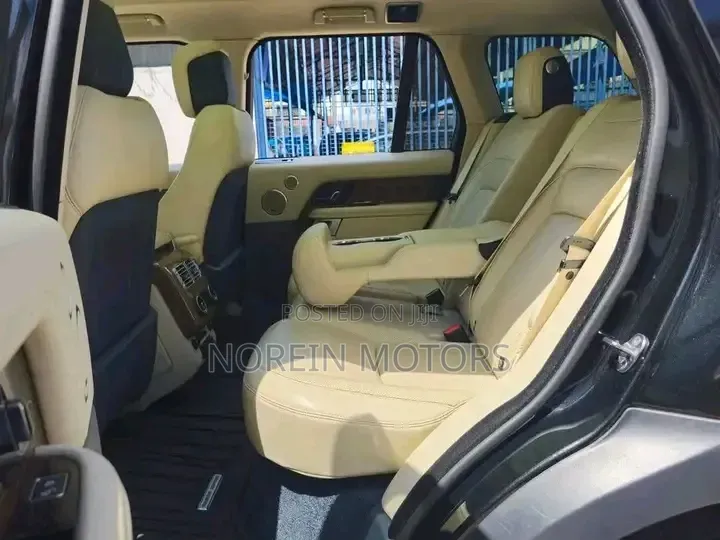 Land Rover Range Rover Vogue 2019 Black