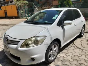 Toyota Auris 2012 White