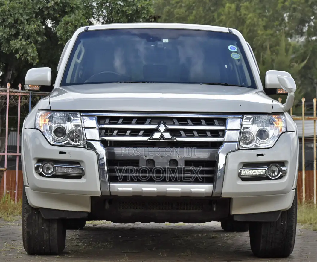 Mitsubishi Pajero Exceed 2018 White