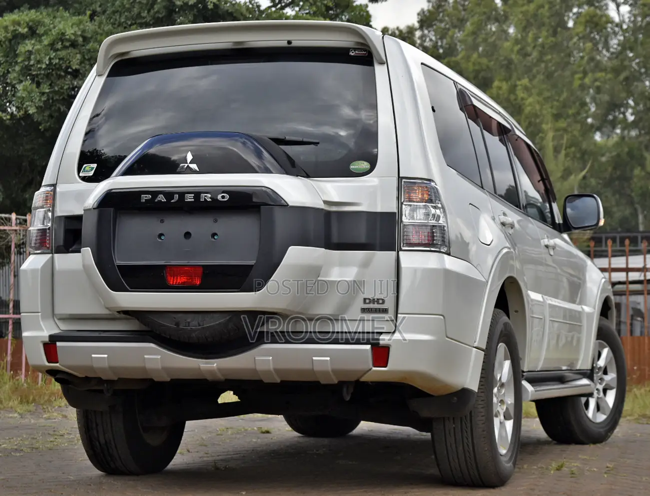 Mitsubishi Pajero Exceed 2018 White