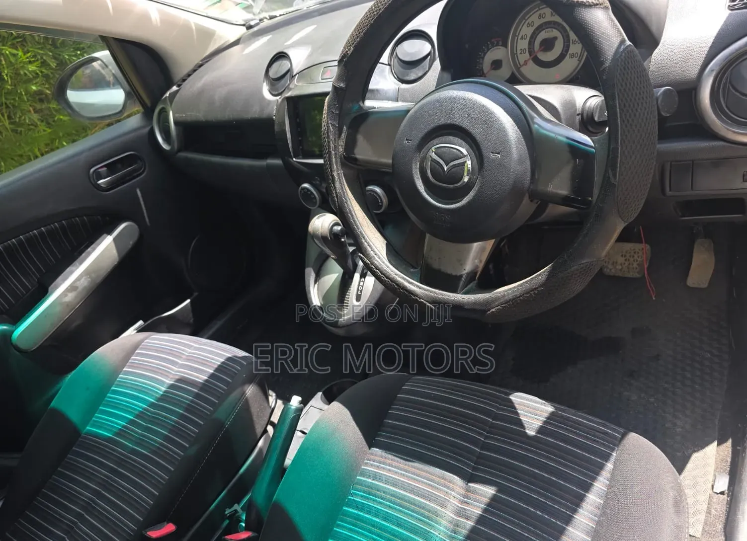 Mazda Demio 2010 Silver