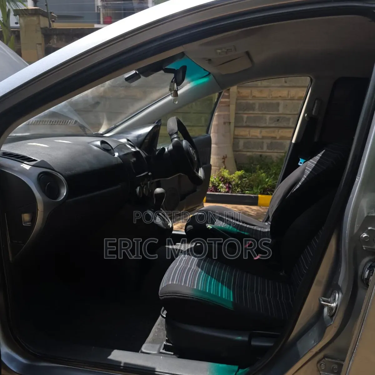 Mazda Demio 2010 Silver
