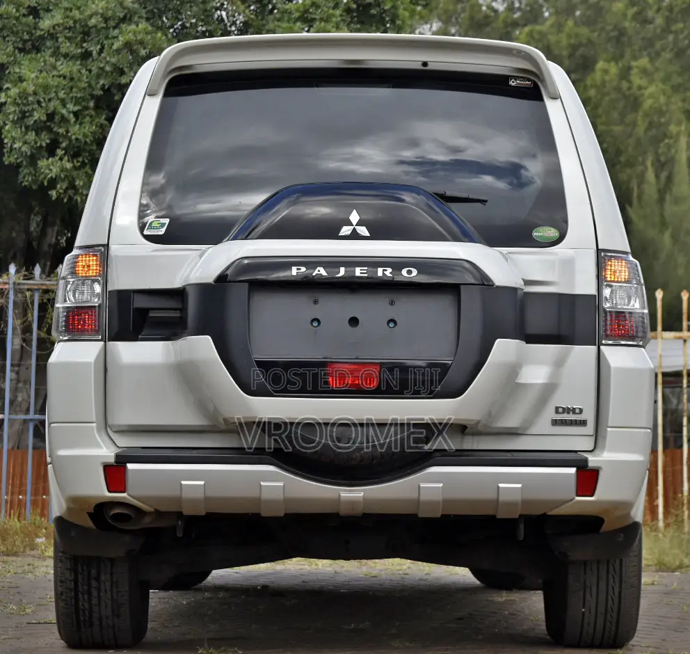 Mitsubishi Pajero Exceed 2018 White