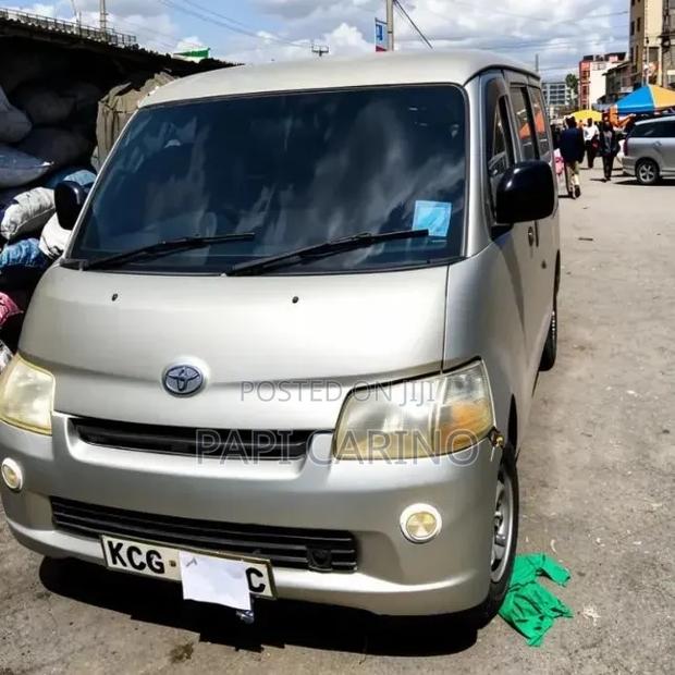 Toyota HiAce 2008 Silver
