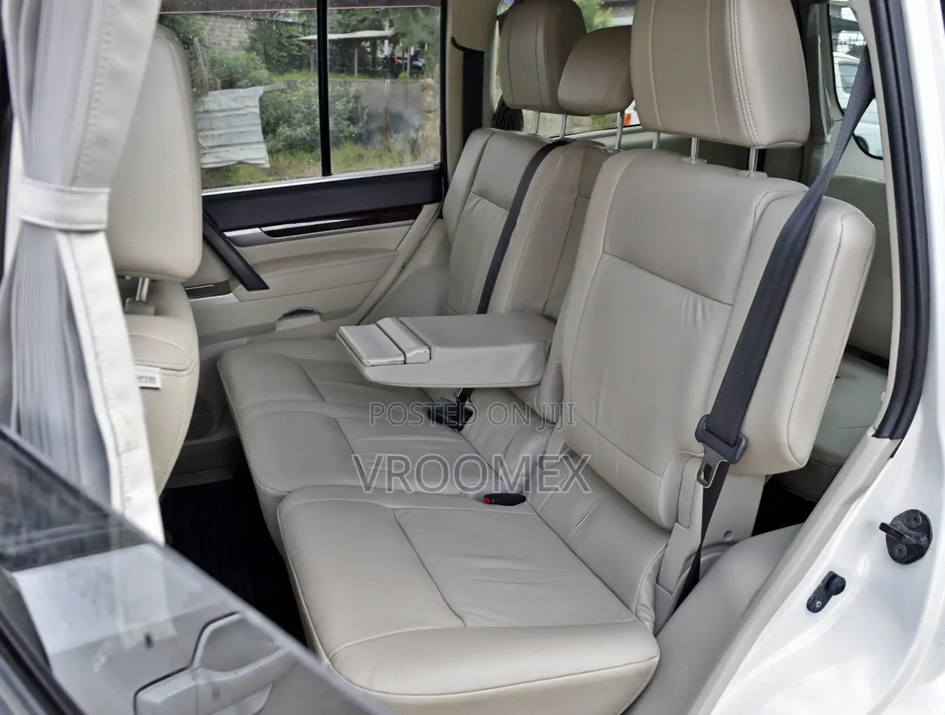 Mitsubishi Pajero Exceed 2018 White