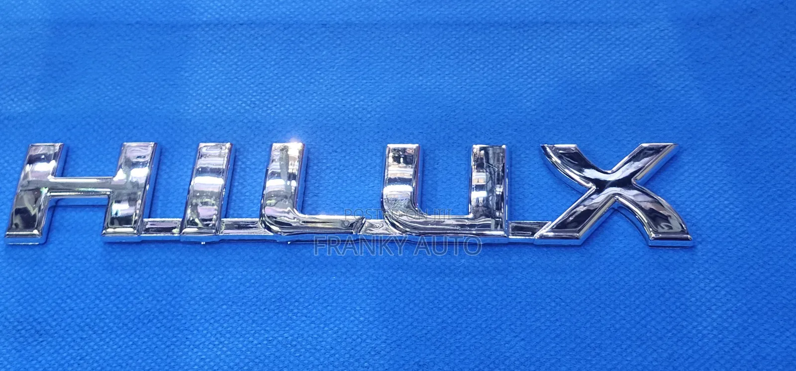 Emblem Hilux