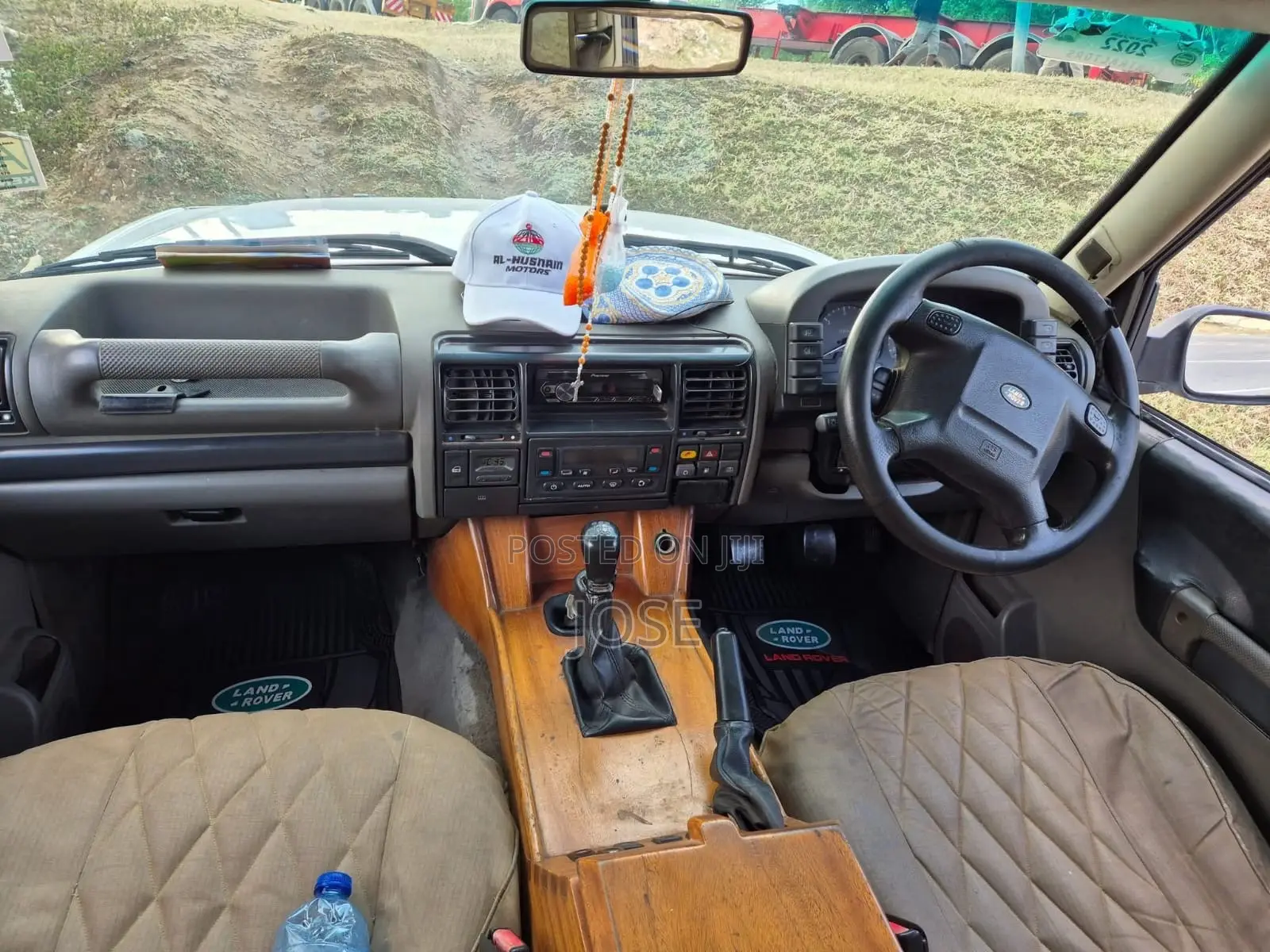 Land Rover Discovery 1997 White