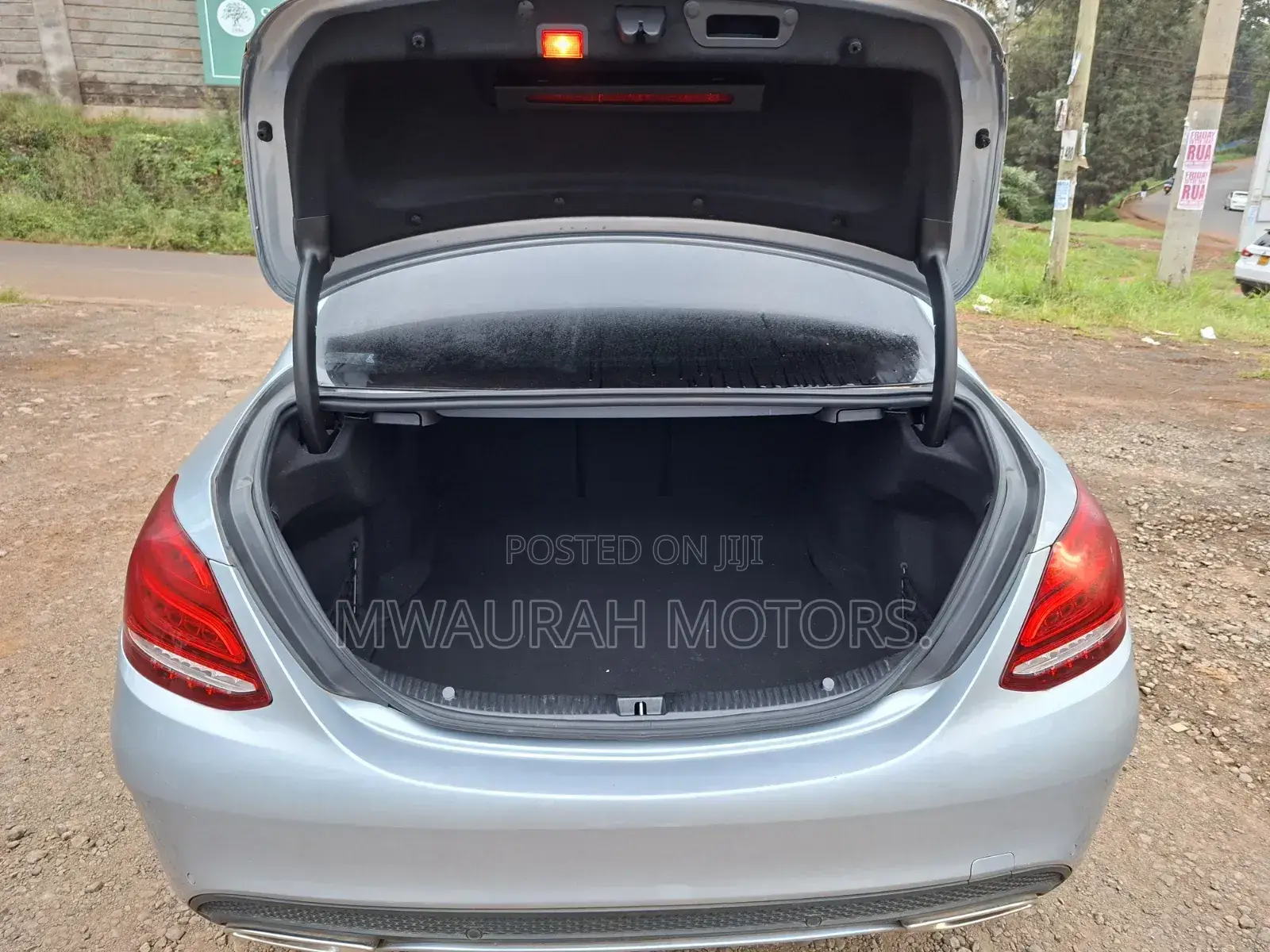 Mercedes-Benz C200 2016 Blue