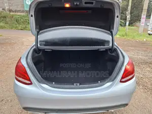 Mercedes-Benz C200 2016 Blue