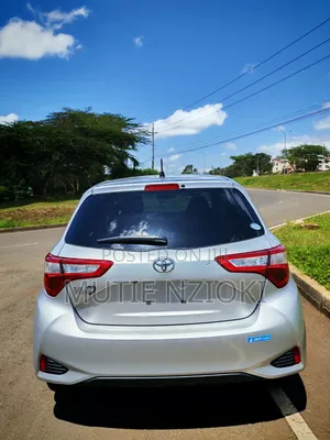 Toyota Vitz 1.0 FWD 5dr 2019 Silver