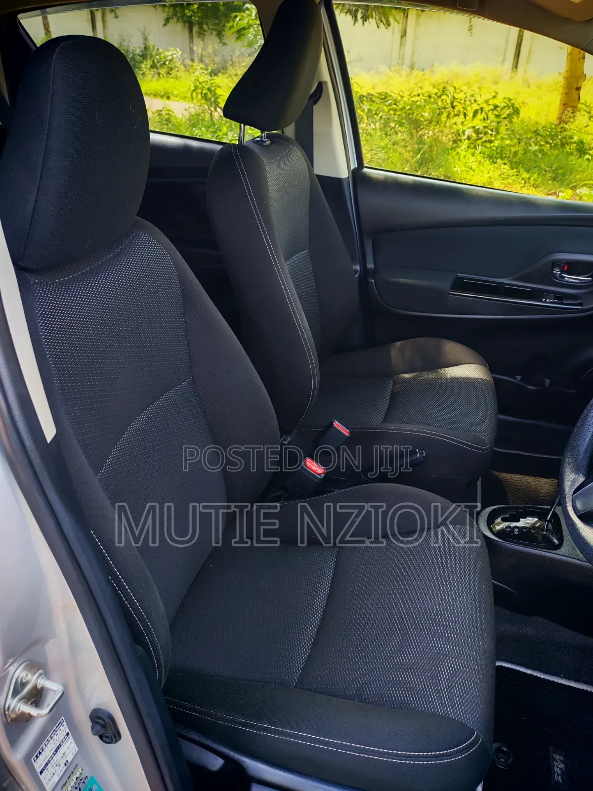 Toyota Vitz 1.0 FWD 5dr 2019 Silver