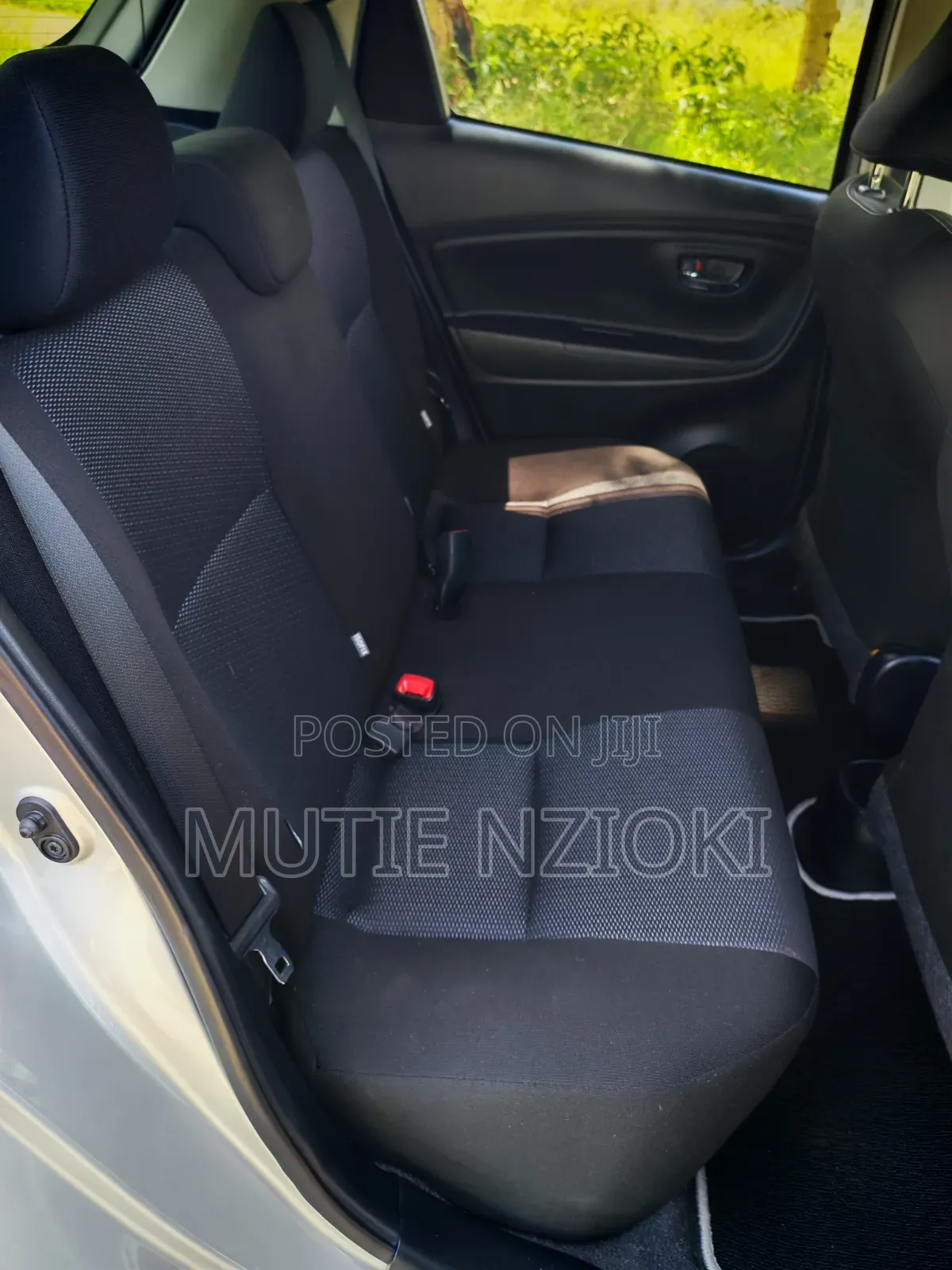Toyota Vitz 1.0 FWD 5dr 2019 Silver