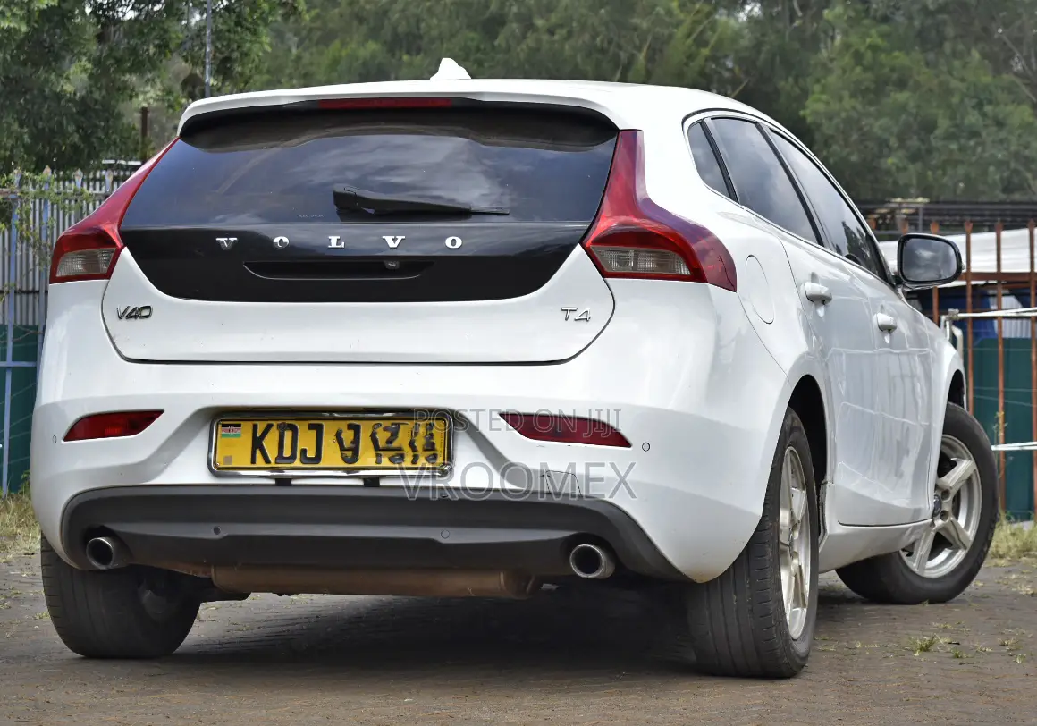 Volvo V40 2015 White