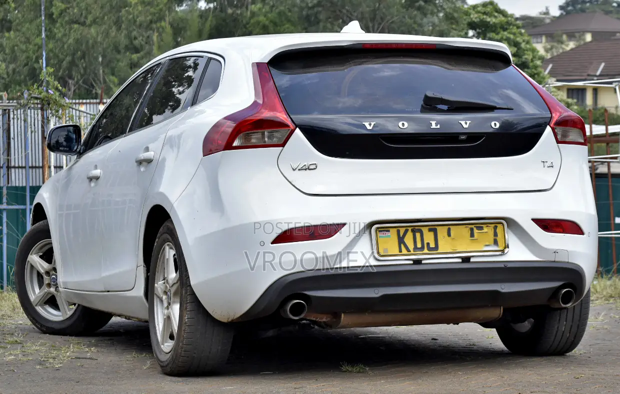 Volvo V40 2015 White