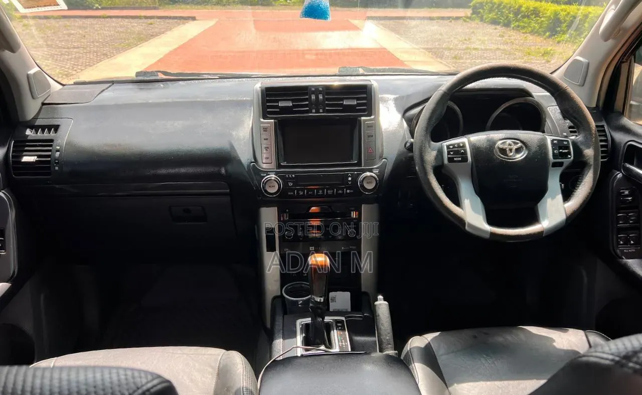 Toyota Land Cruiser Prado 2011 Black