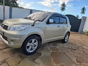Toyota Rush 2013 Beige