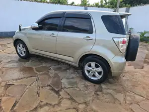 Toyota Rush 2013 Beige