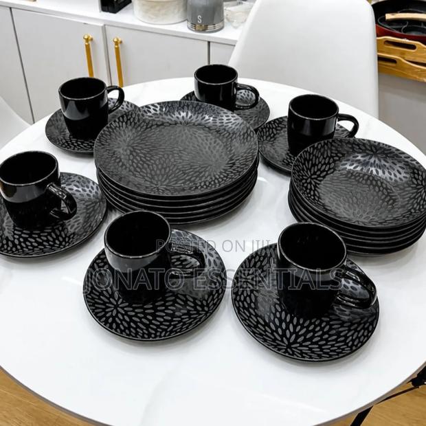 Ceramic Dinnerware Set 24pcs Matte Black Plates and Mugs Dinner Set