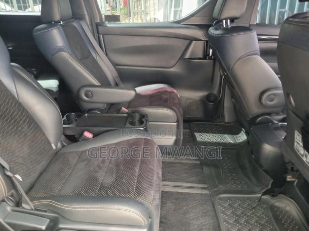 Toyota Vellfire 2018 Black - thumbnail 3