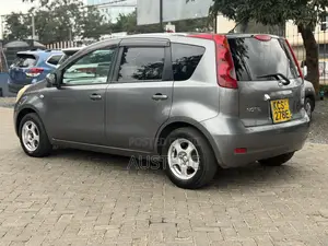 Nissan Note 2011 Green
