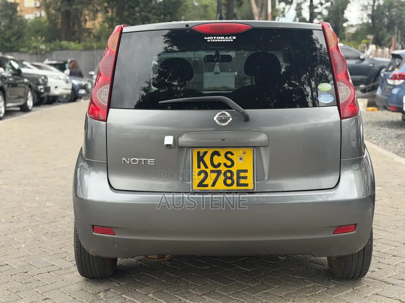 Nissan Note 2011 Green