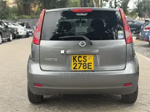 Nissan Note 2011 Green
