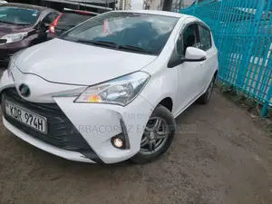 Toyota Vitz 2017 White