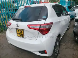Toyota Vitz 2017 White