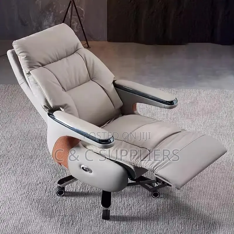 Director's Executive Seat