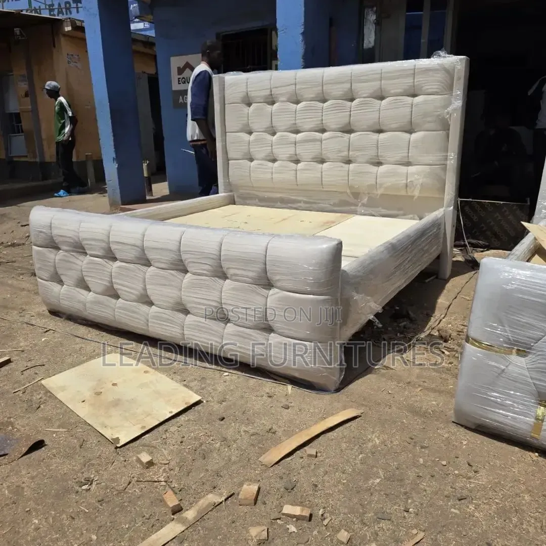 5x6 Chester Bed King Size White With Square Pattern