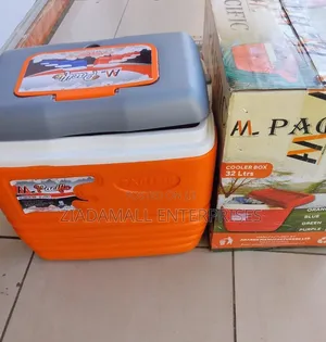 32 Litres Cooler Box, Cooler Bag Box Spacious, Durable Adventure-Rea