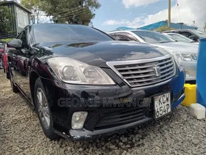 Toyota Crown 2012 Black