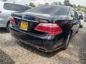 Toyota Crown 2012 Black