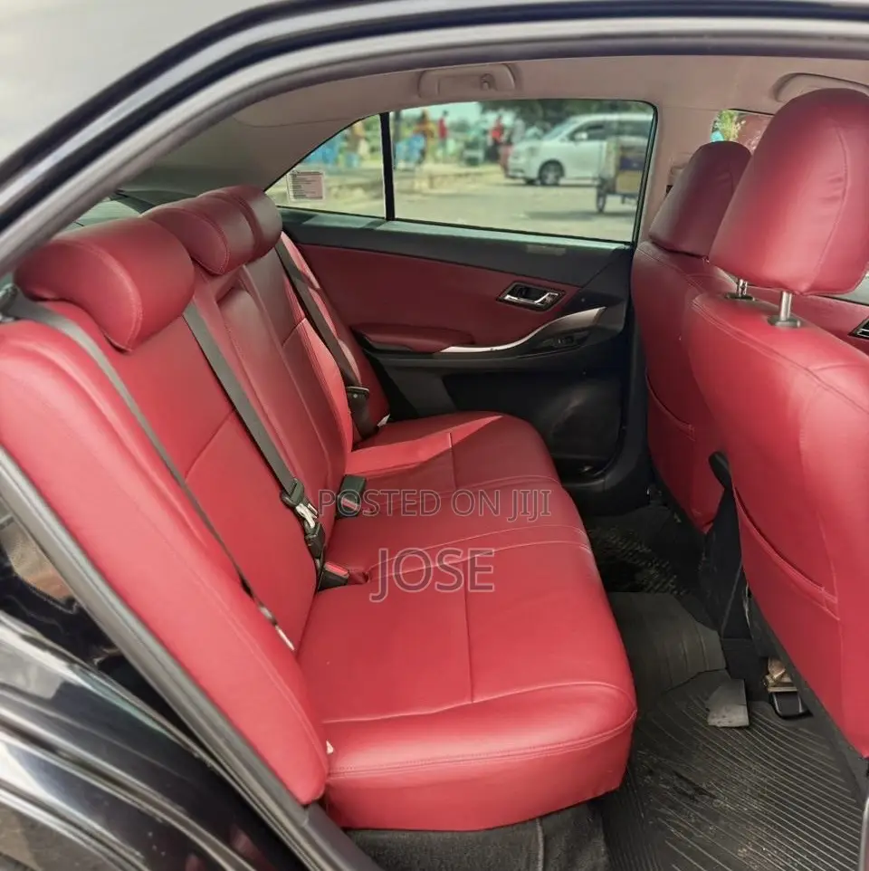 Toyota Premio 2018 Black