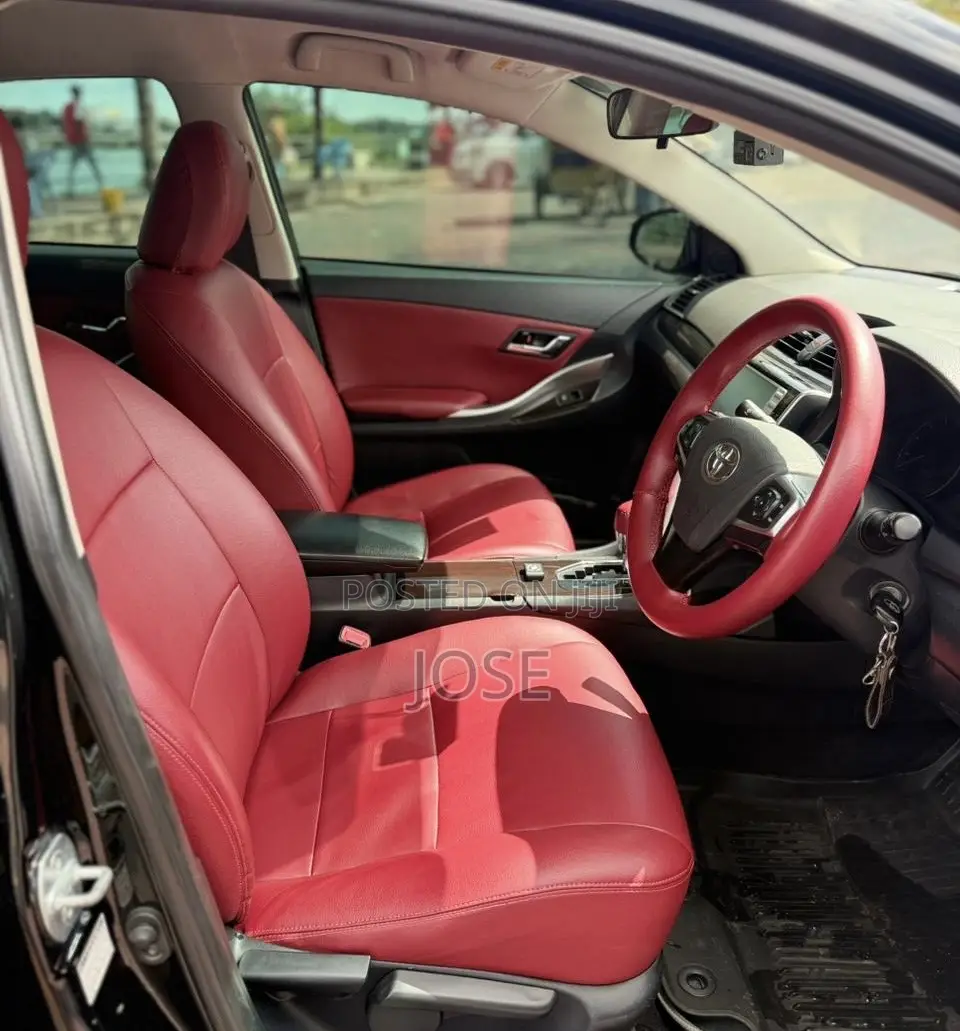 Toyota Premio 2018 Black