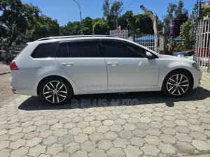 Volkswagen Golf 2014 White