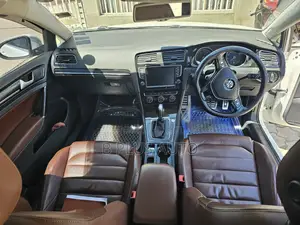 Volkswagen Golf 2014 White