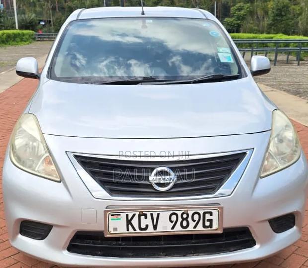 Nissan Tiida 2013