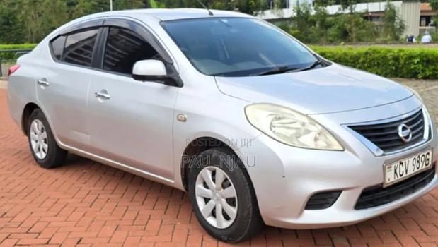Nissan Tiida 2013 - thumbnail 3