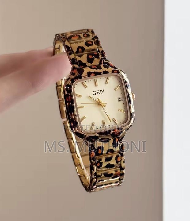 Elegant Chic Ladies Wrist Watch