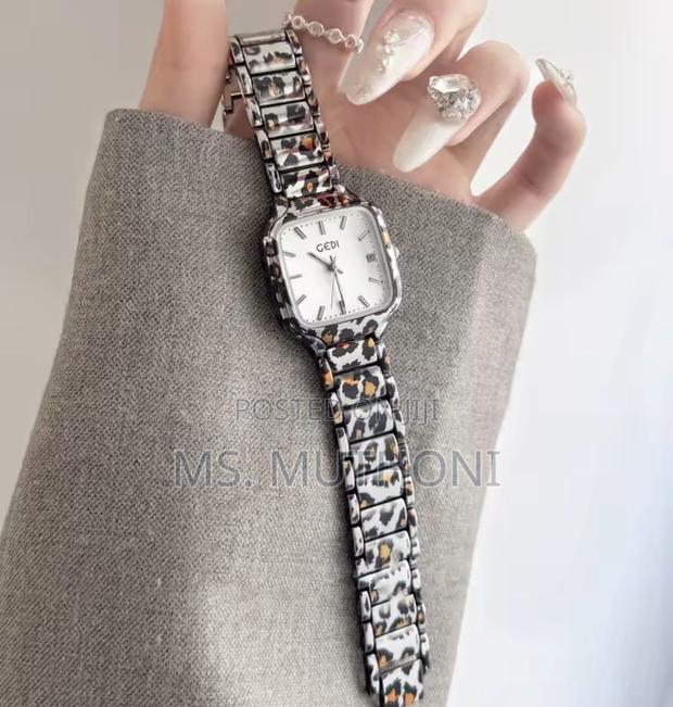 Elegant Chic Ladies Wrist Watch - thumbnail 2