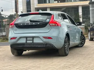 Volvo V40 2019 Blue