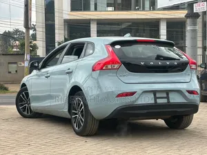 Volvo V40 2019 Blue