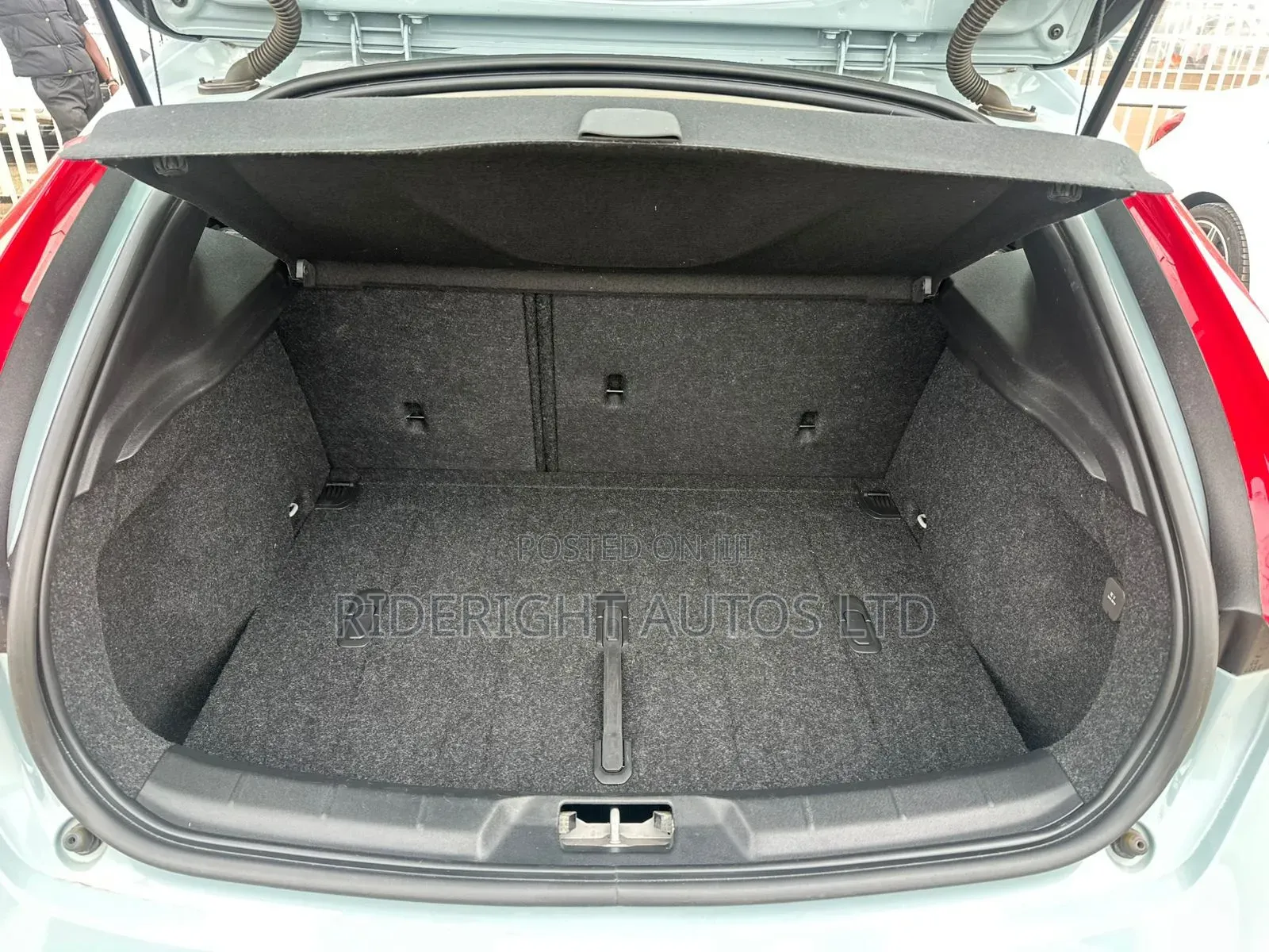 Volvo V40 2019 Blue