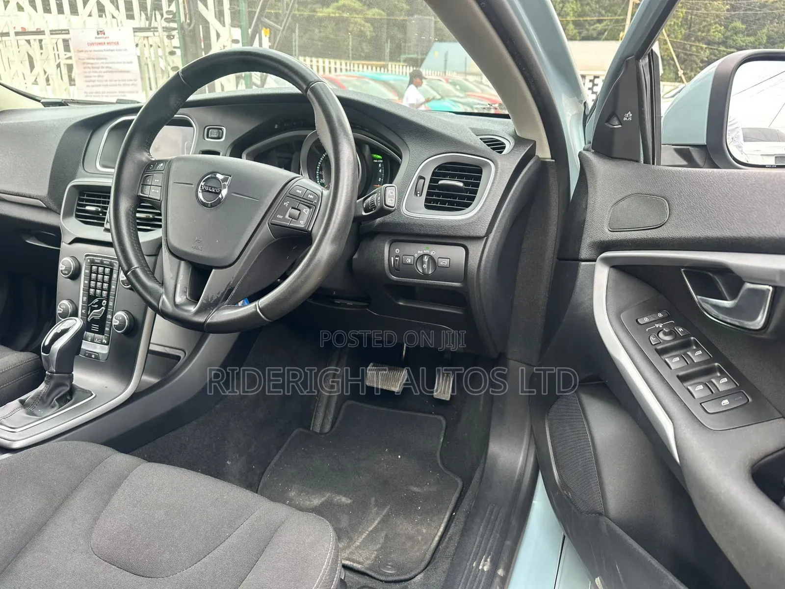 Volvo V40 2019 Blue