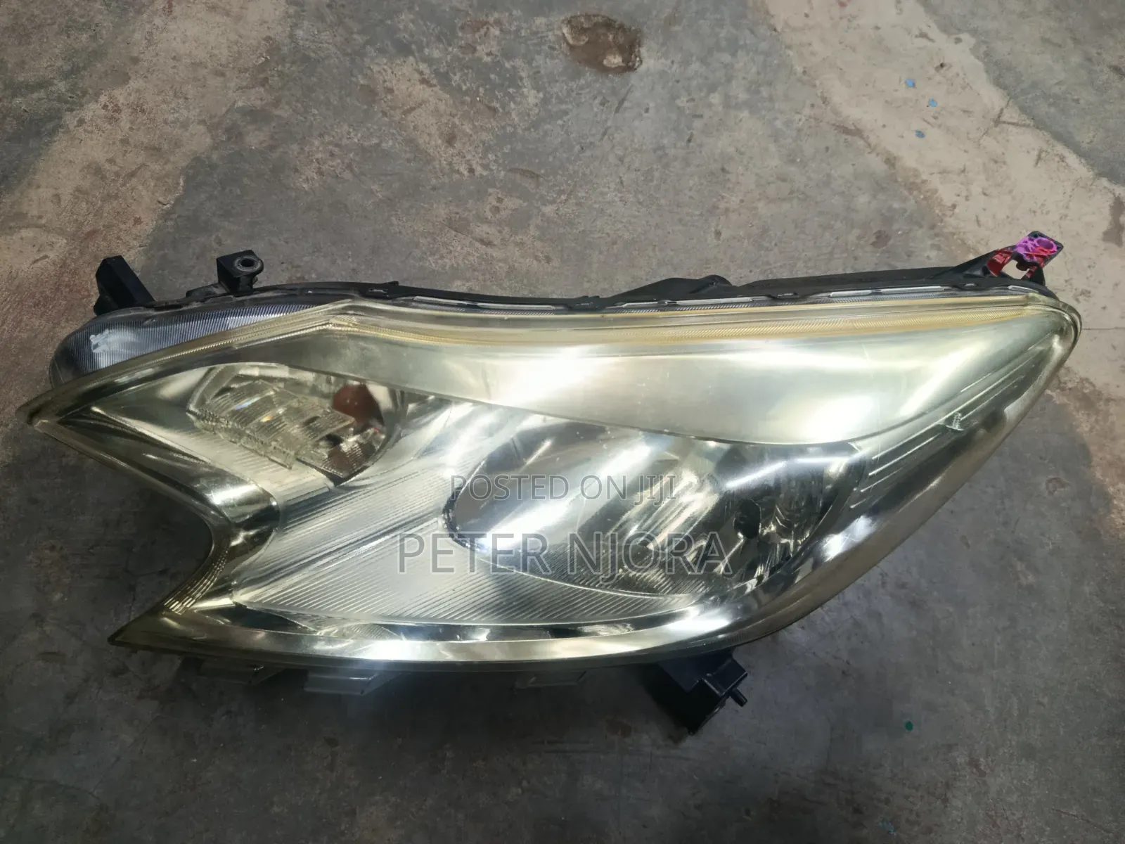 Note 2012 Non Zenon Headlights